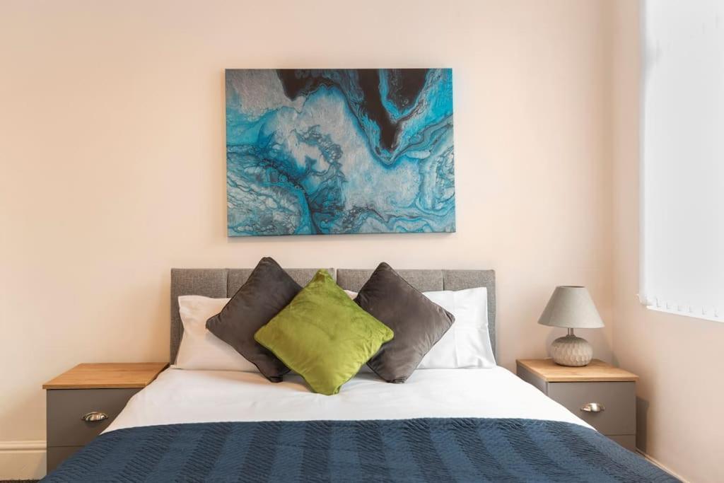 3-Bedroom Home In Liverpool L15 With Free Parking Exterior foto